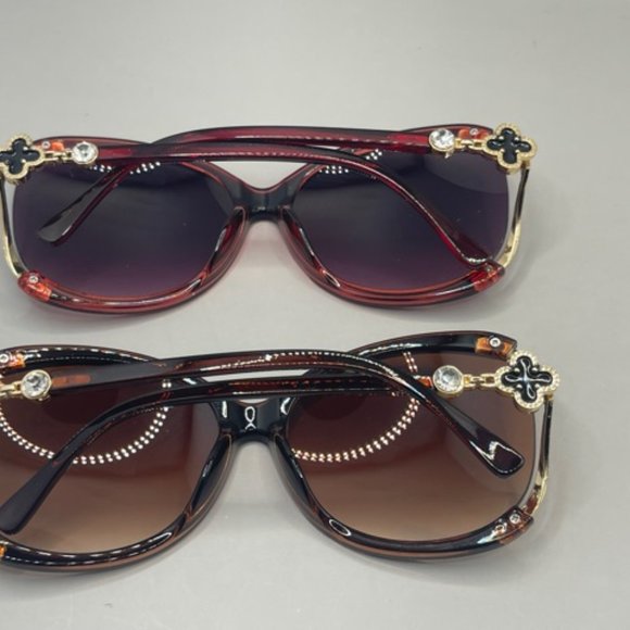 Accessories - TWO New Women's Sunglass set